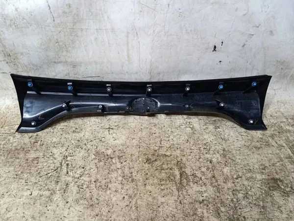 Toyota Yaris IV takakontin koriste OEM 768010DC50 image 5