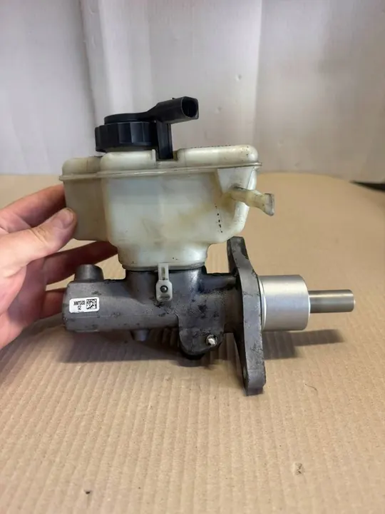 Bromspump 1K1614019L VW Golf EOS Jetta ŠKODA Yeti Superb image 3