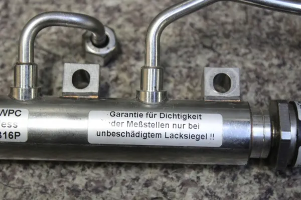 Rail de carburant BMW F10 F20 2.0 4804160 2375198 image 4