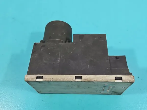 Pompe de verrouillage central OEM 8D0862257C Audi A4 B5 image 6