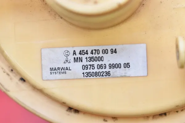 Bränslepump MN135000 för Mitsubishi Colt 1.3 16V image 7