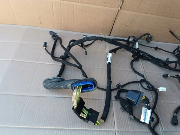 Cable cámara marcha atrás OEM 9821018280 para Peugeot 3008 II image 7