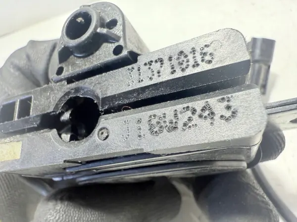 Volvo V40 S60 V60 Motorhuv Lock 31371016 image 2