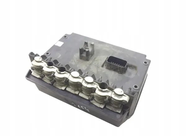 Volvo zekeringkast OEM 22156455 - Gebruikte staat image 6