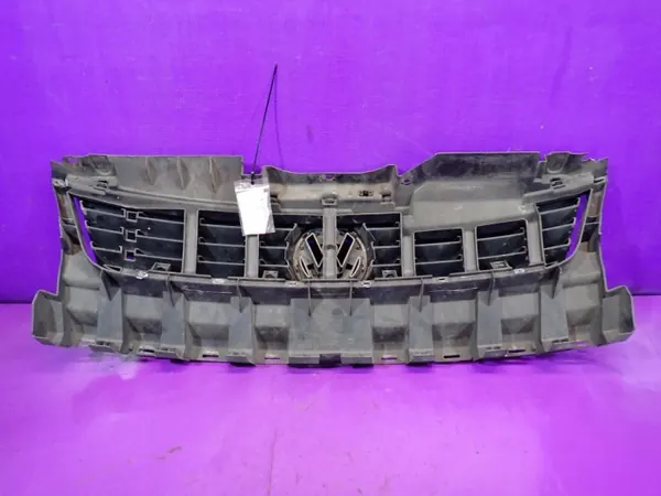 VW Passat B5 grill-emblem OEM Zawada-373930- image 3