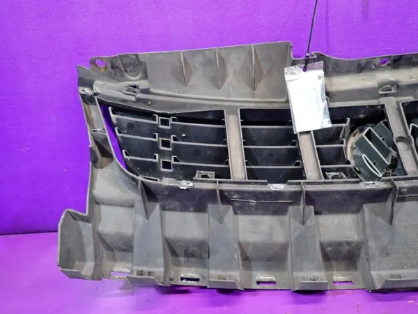 VW Passat B5 grill-emblem OEM Zawada-373930- image 5