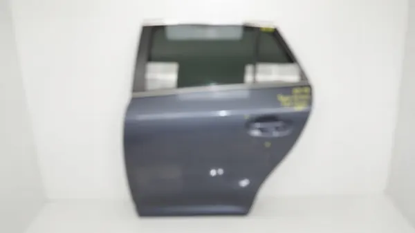 Toyota Avensis T27 Vänster Bakdörr OEM 360188734 image 2