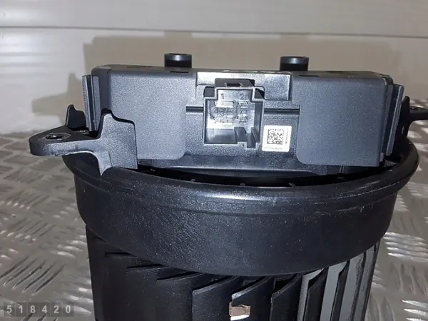 Audi Verwarmingsventilator OEM 7737081504 - Gebruikt image 4