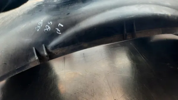 Left Front Wheel Arch Volvo S60 30655665 image 10