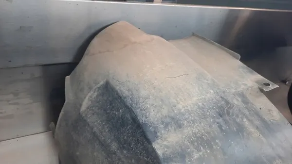 Left Front Wheel Arch Volvo S60 30655665 image 2