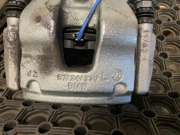 Bremsensatz OEM 6891080 für BMW U11 U25 U10 F70 image 3