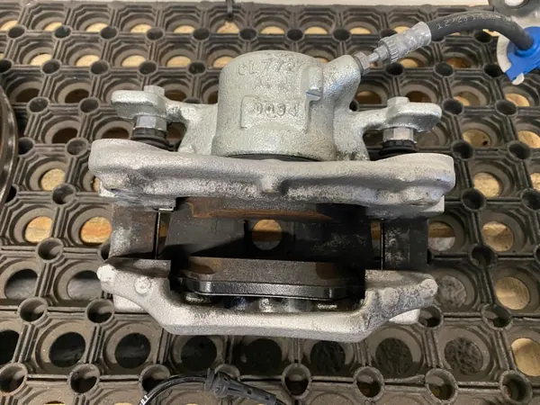 Bremsensatz OEM 6891080 für BMW U11 U25 U10 F70 image 7
