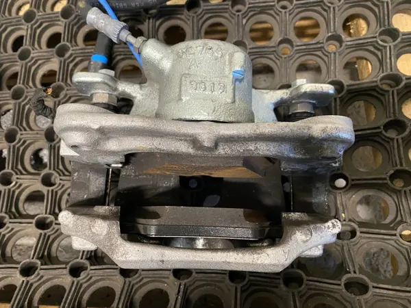 Bremsensatz OEM 6891080 für BMW U11 U25 U10 F70 image 9