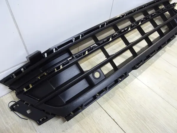 Griglia paraurti VW Jetta Anteriore 5CU853677B image 2