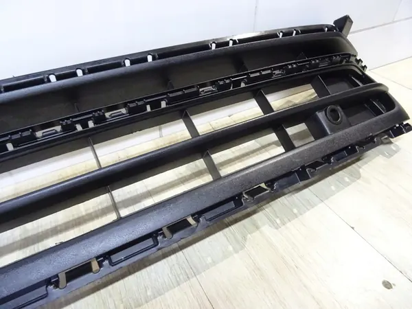 Griglia paraurti VW Jetta Anteriore 5CU853677B image 4