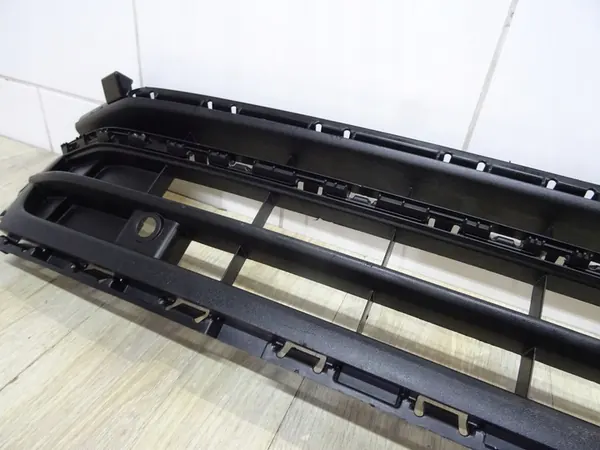 Griglia paraurti VW Jetta Anteriore 5CU853677B image 5