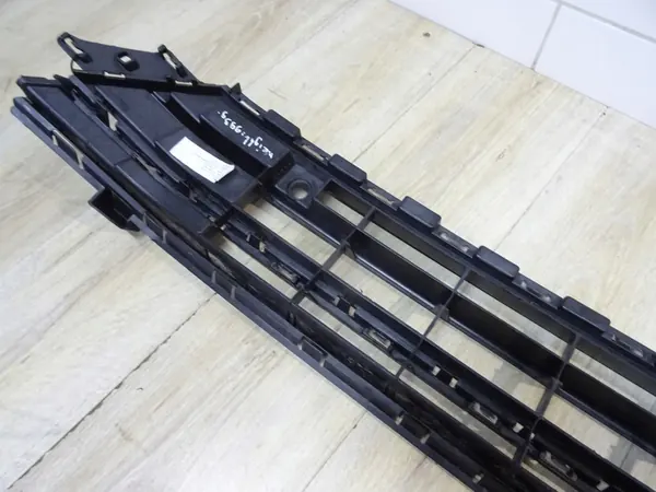 Griglia paraurti VW Jetta Anteriore 5CU853677B image 7