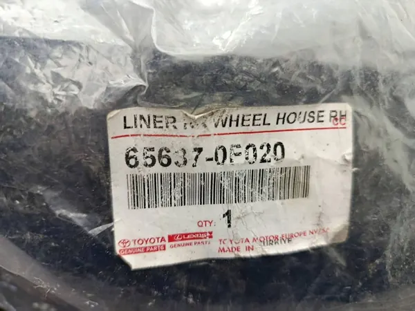 Toyota Verso oikea takapyöränkaari OEM 65637-0F020 image 6