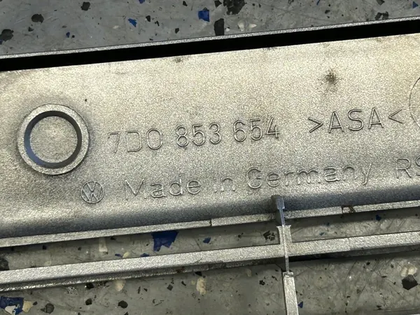 VOLKSWAGEN T4 LIFT MULTIVAN GRILL 7D0853654 image 4