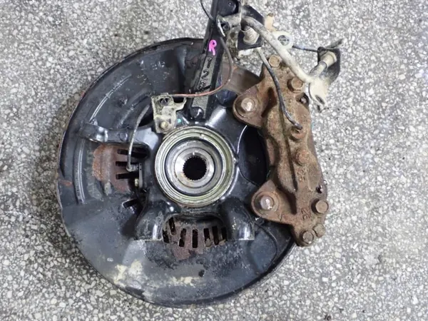 OEM ZWROTNICA PIASTA Rechter Voorwielnaaf 4x4 Toyota Hilux image 3