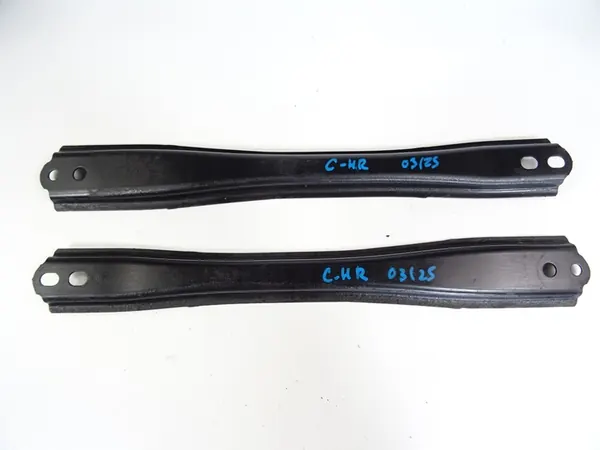 TOYOTA C-HR 1.8 HYBRID Support Moteur image 3