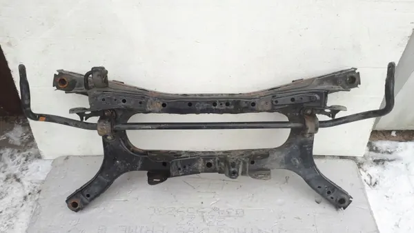 Toyota Corolla E21 Taka-akselipalkki OEM Sanki Tył image 2