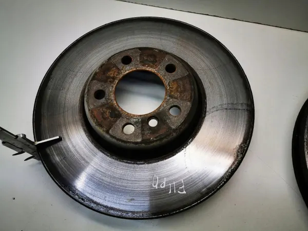 Gebrauchte BMW OE Vorderbremsscheibe OEM 119233 image 5