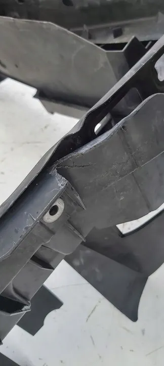 Reforço frontal Skoda OE 3T0 805 588 D image 6