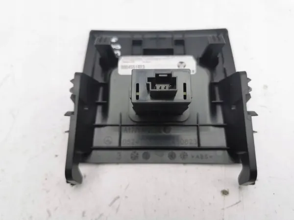 Mercedes-Benz EQA 2022 Taka-USB-portti OEM A2478207802 image 3