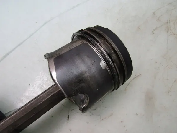 Renault OE Kolben & Pleuel Set OEM 2.5 DCI image 5