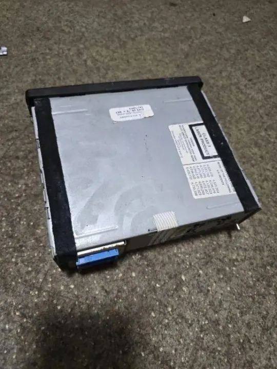 BMW CD-vaihtaja OEM 90220159123100 5 Touringille image 3