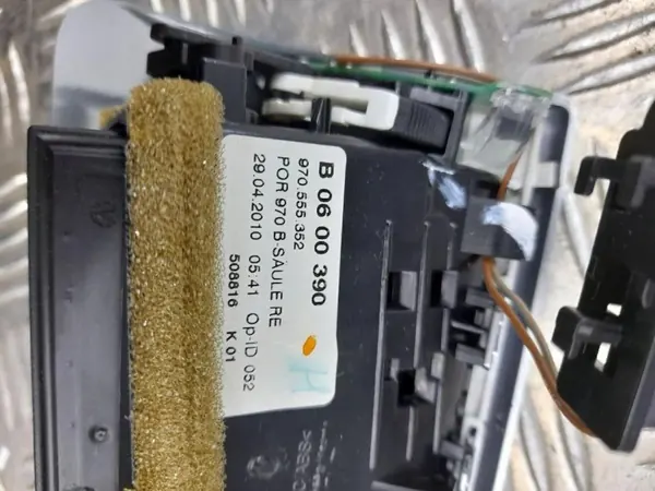 Bocal de ar Porsche OEM 970555352 - Usado image 3