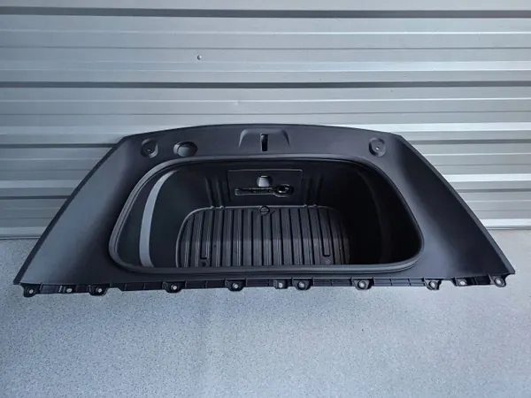 Compartimento Tesla Model Y 2025 OEM 193043601B image 2