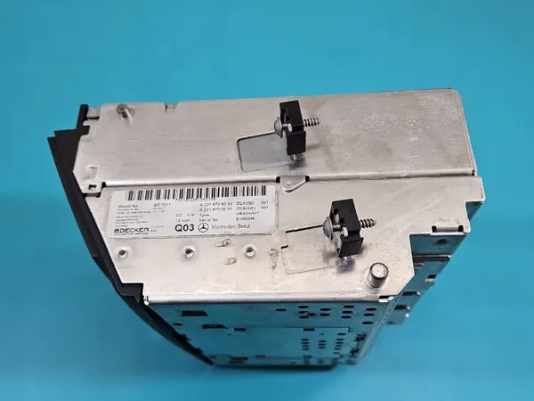 Mercedes CD-wisselaar OEM A2218708093 - Gebruikt image 4