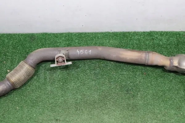 Tuyau d'échappement Audi OEM 4M0253211K - État utilisé image 4