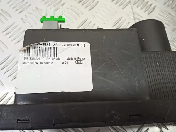 Pompe de verrouillage central OEM 2108002548 Mercedes CLK230 image 3