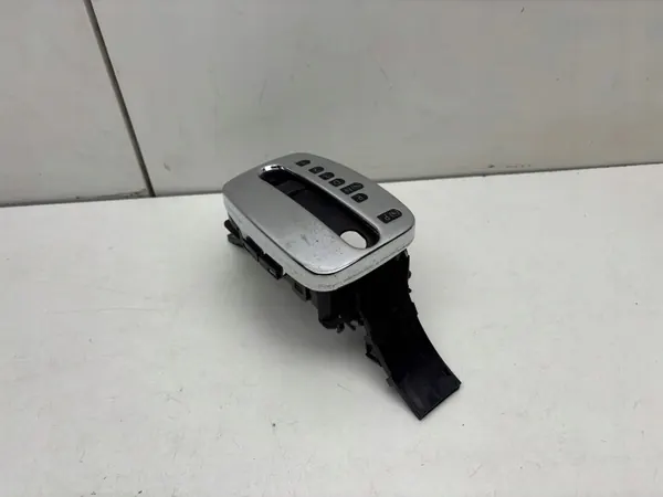 Marco izquierdo VW Golf IV OEM 1J1713203H - Usado image 2
