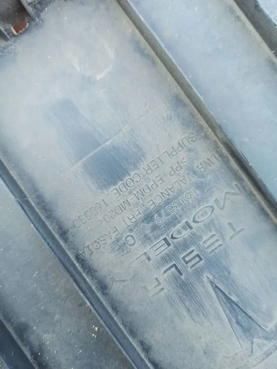 Framstötfångardekor Tesla Model Y 161357900C image 2