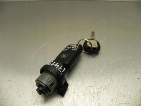 Interruptor de encendido OEM 8E0905855C para Skoda Rapid 2014 image 2