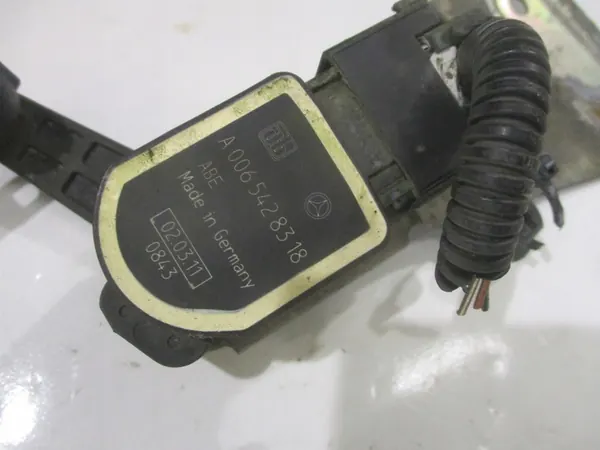 Sensor de nível de luz dianteira esquerda Mercedes CLS 218 A0065428318 image 2