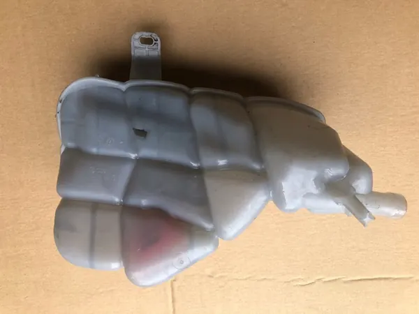 Audi A8 S8 D4 2009-2017 Kühlmittelbehälter 4H0121403G image 2