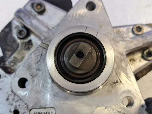 Volvo V70 2006 Bomba de Combustível image 3