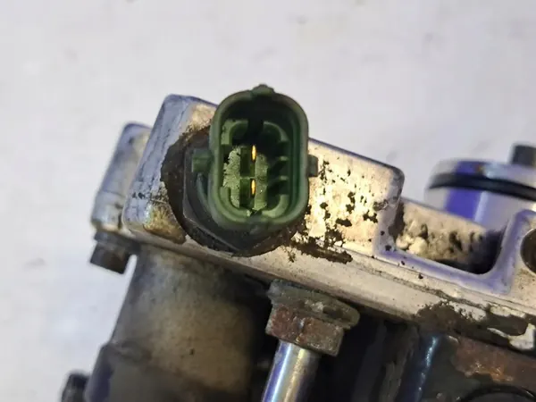 Volvo V70 2006 Bomba de Combustível image 4