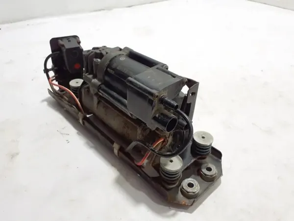 BMW Luchtveringcompressor OEM 6864215 - Gebruikt image 5