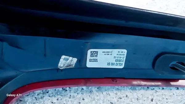 Lámpara trasera izquierda Volvo V60 I Lift image 5