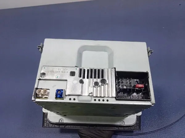 Radio & Navigation VW Golf 6 OEM 3C0035270B image 5