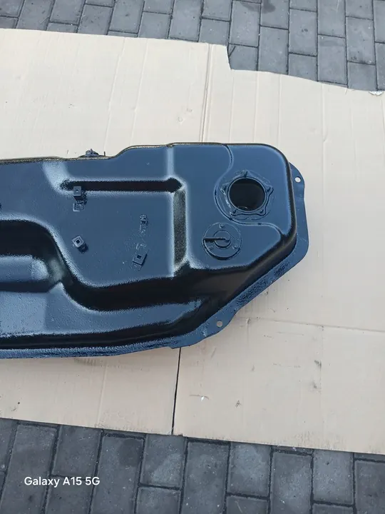 Bränsletank Mitsubishi Space Gear L400 Delica image 4