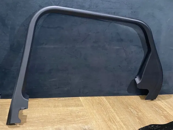 Ovenkehyssuoja oikea taka HK8325514A Jaguar F-Pace image 2