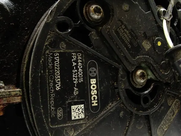 Tanque AdBlue Jaguar OE HK835J228A - Usado image 3