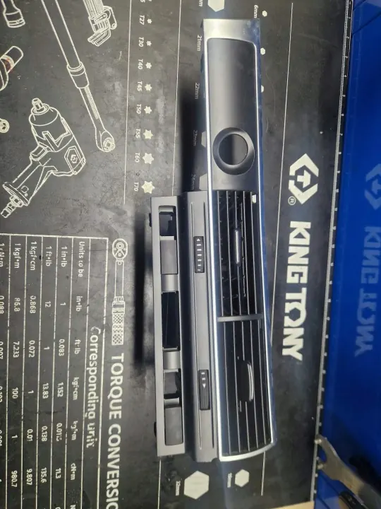 Audi A6 C6 Mittel-Luftauslassgitter OEM 4F1820951F image 2